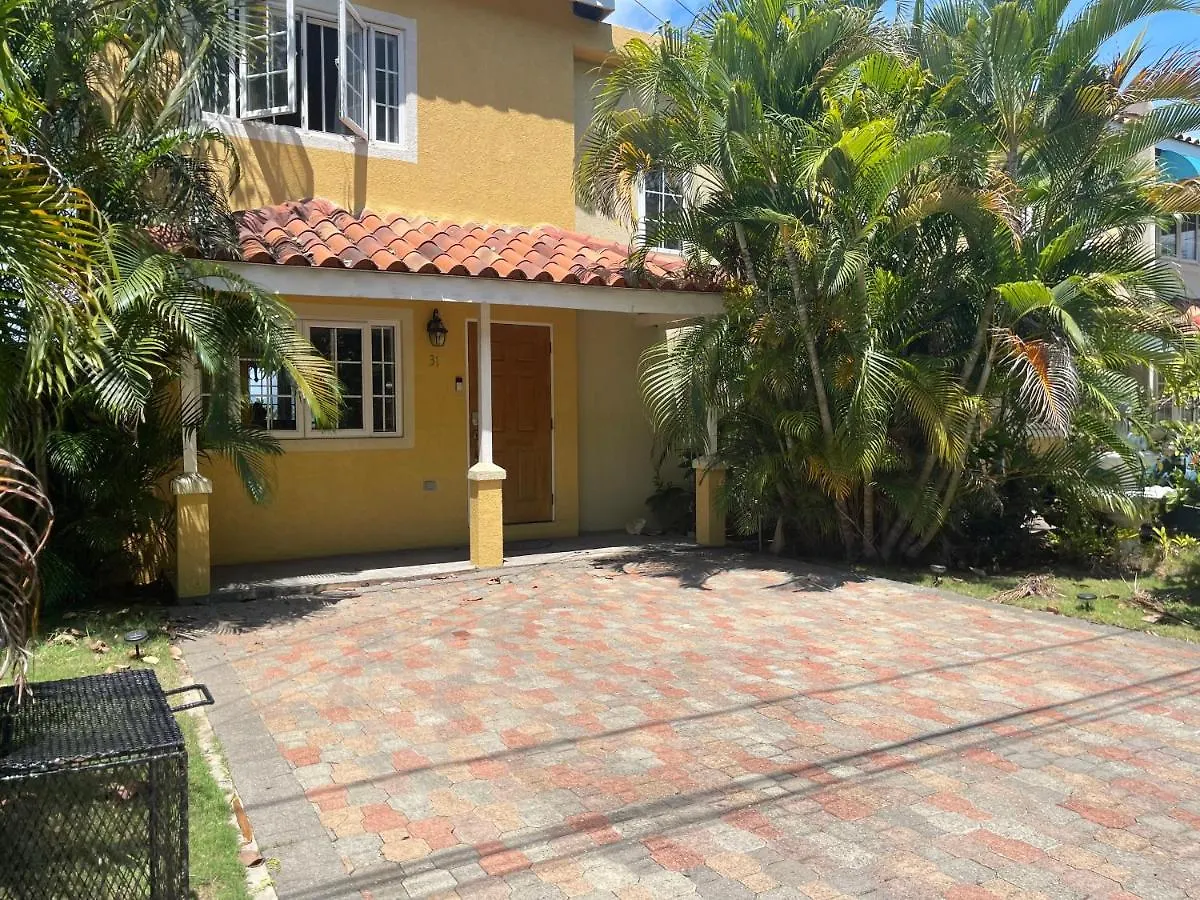 Free Airport Pickup 5 Minutes From Airport And Beach Montego Bay Apartmán